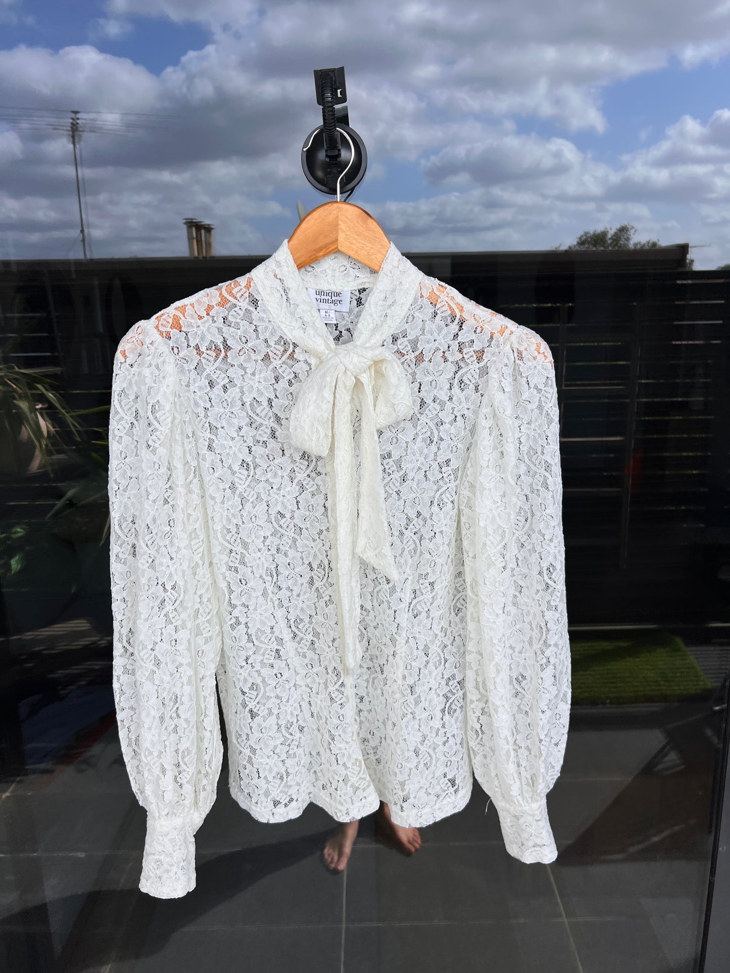 long sleeve lacey- M