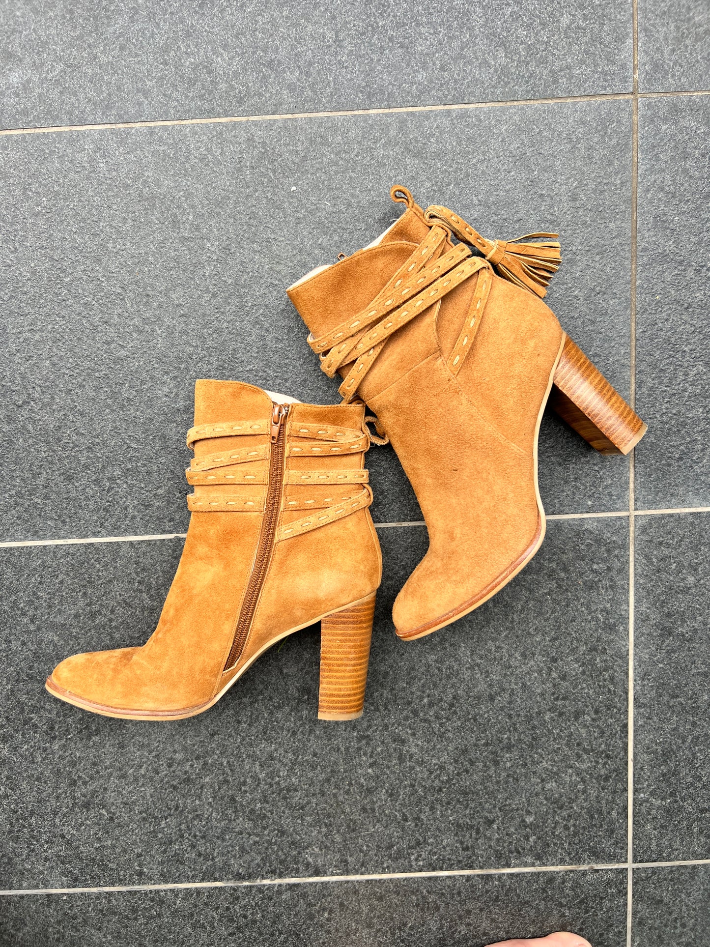 seed ankle boots- 38