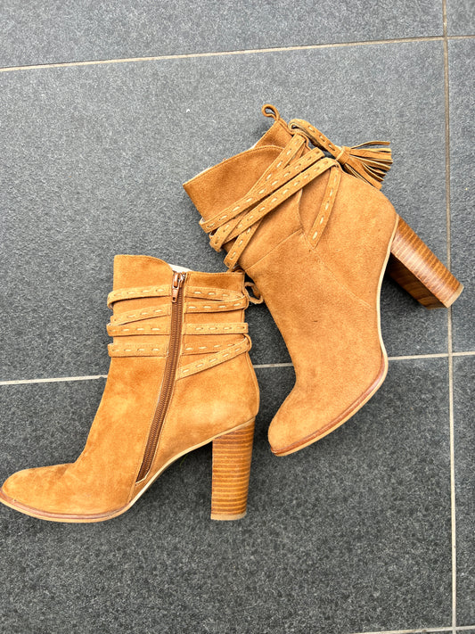 seed ankle boots- 38